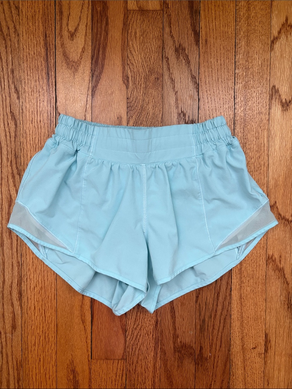 Lululemon Hotty Hot low rise 2.5" Icing  blue